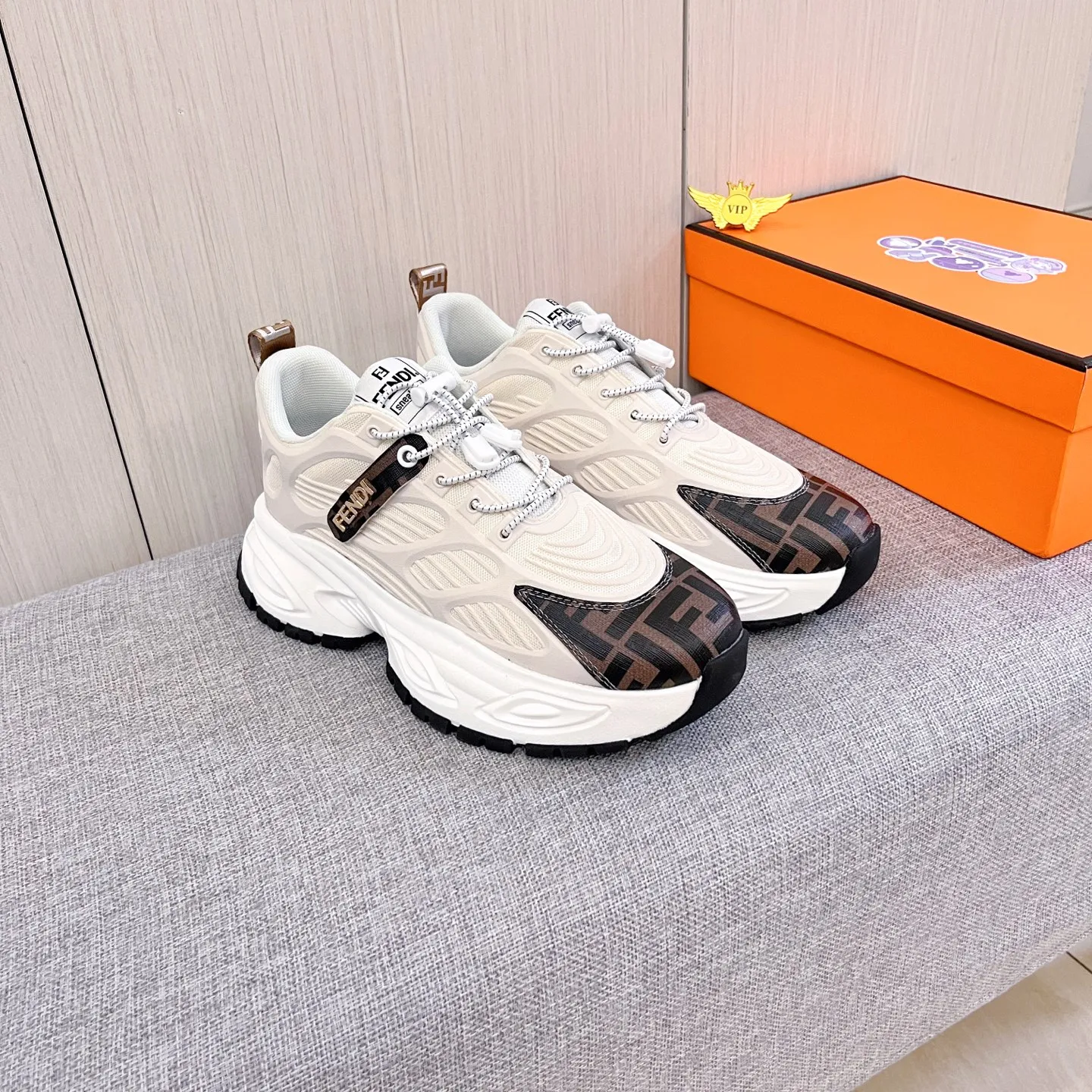Men's shoes💰 460💰[LV]🔥Louis Vuitton, high-end men's shoes brand, official website 1:1 latest masterpiece: the upper is made of Italian imported first-layer cowhide with a comfortable and breathable lining➕original non-slip and wear-resistant outsole🔥, making walking more convenient and comfortable! An exclusive new model, a stunning work, a beautiful 1:1 replica [color] compared to the official quality! Create a fashionable personality to set off your uniqueness! A must-have for trendy men! Classic 🔥 Size: 38-44 Color: 🔥 2 colors available 🔥.